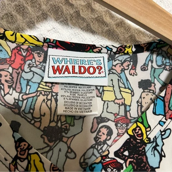 NWT Cherokee Women’s Tooniforms Where’s Waldo? V-Neck Scrub Top Size Large - Picture 5 of 7